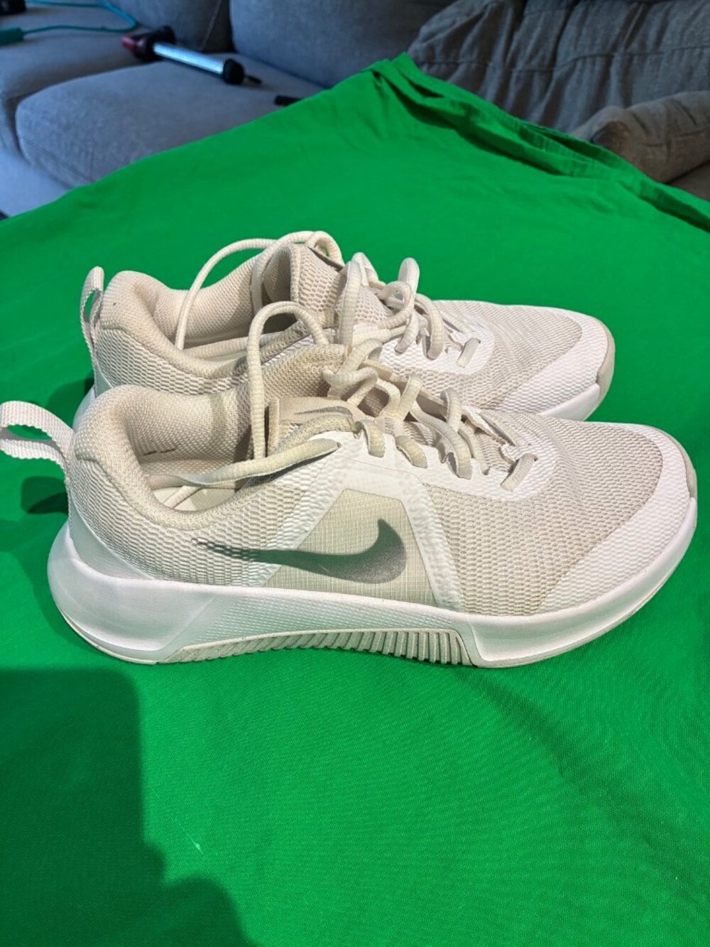Nike MC Trainer 3 Women's Training Shoes US 7.5 White Silver FQ1830-100